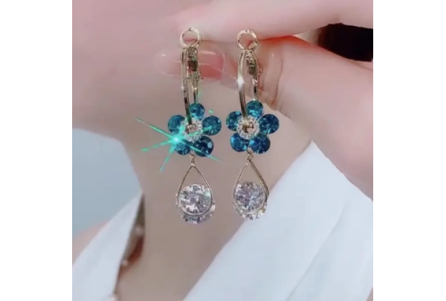 Needle Crystal Flower Earrings