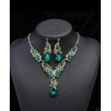 Short pearl necklace and earring - Emerald Green Color