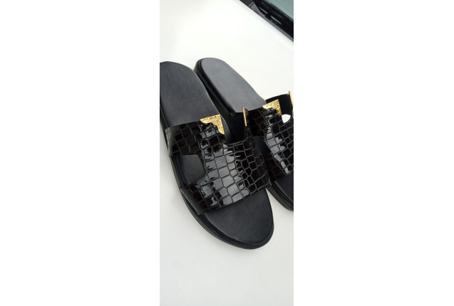 Franchoz Slide Sandals