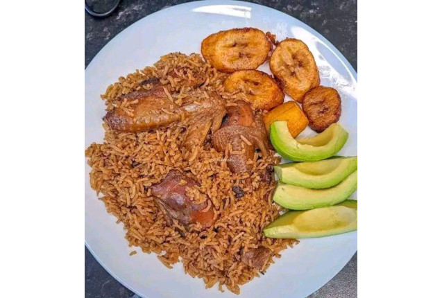 Jollof Rice with Avocado pear- per Portion