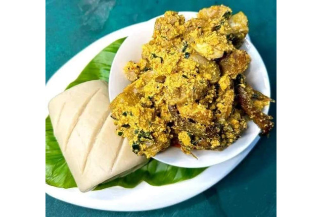 Tablet Semo With Garnish Egusi- per Portion