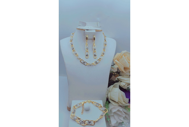 Elegant Gold Jewelry Set with Gemstones -2