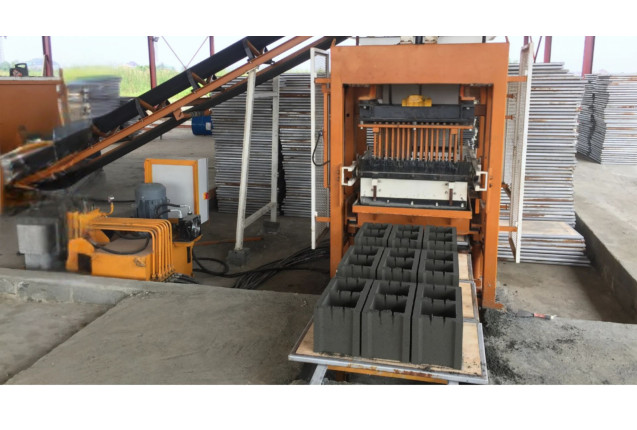 BLOCK MAKING MACHINE