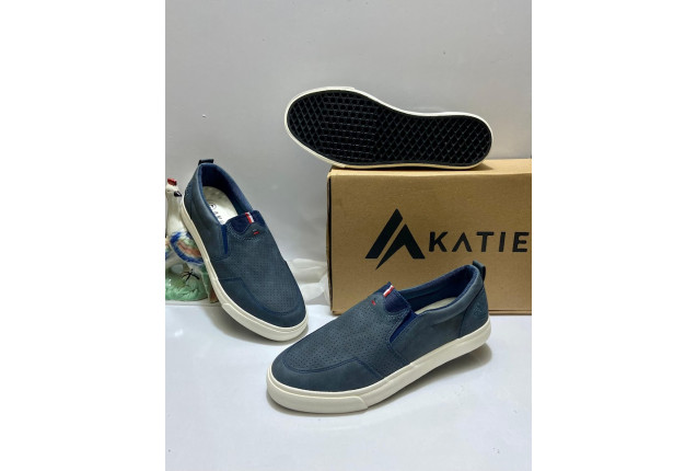 Aktie Slip-Ons