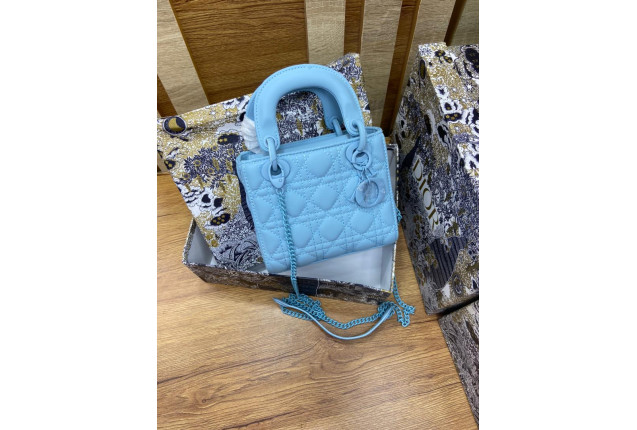 Dior ‘Lady Dior’ bag -light blue