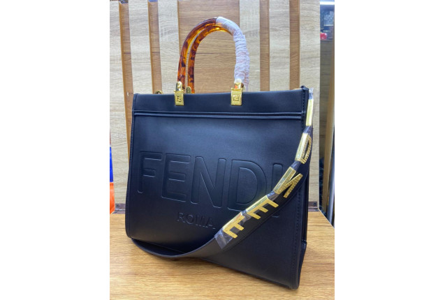 Fendi Roma handbag -black