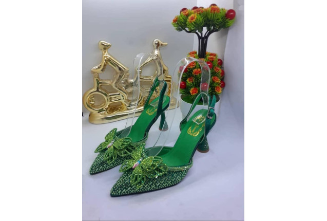 Green High-heeled Shoes