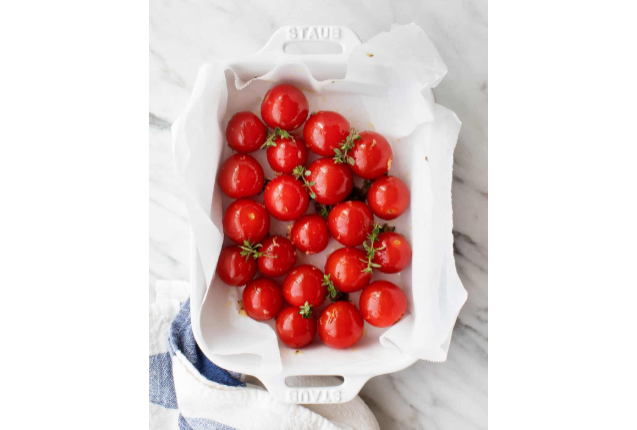 CHERRIES TOMATOES IN SHAKERS