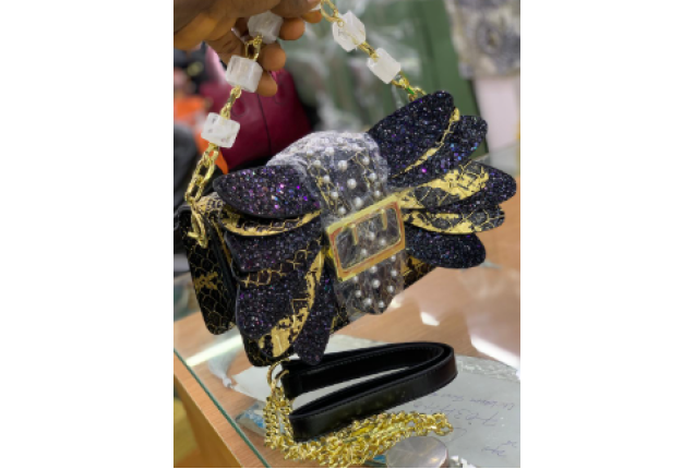 Glitter Bow Patent Leather Mini Handbag – Designer Evening Purse with Gold Chain & Pearl Buckle