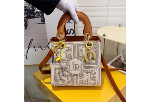 Buy Designer-Inspired Embroidered Handbag – Elegant Vintage Leather Purse for Women