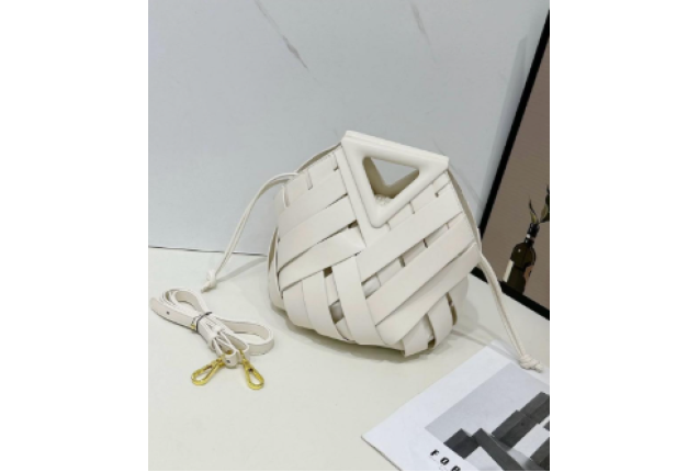 Buy Green Geometric Woven Handbag – PU Leather Crossbody & Shoulder Bag for Women