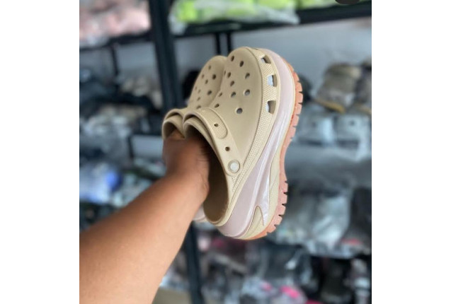MEGA  CROCS
