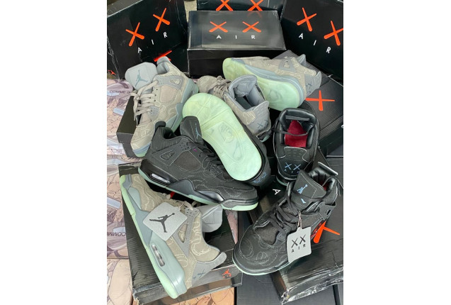 Best Quality-KAWS X AIR JORDAN 4 RETRO