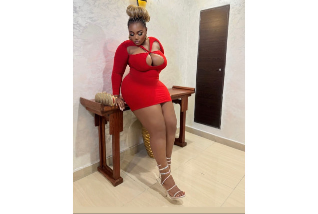 LUX : Red dress