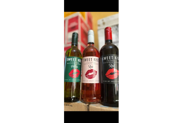 Sweet Kiss Red Wine- 6×75cl