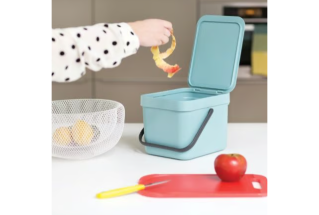 Brabantia Sort & Go Waste Bin 6L Mint – Compact Kitchen Compost Bin, Wall Mountable, Stay-Open Lid,