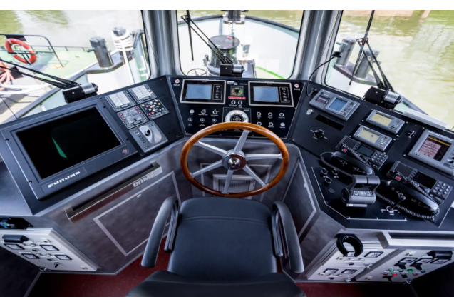 Stan Tug 1606 – Compact, Reliable Twin‑Screw Tug for Mooring, Towing & Pushing Damen Standard Design