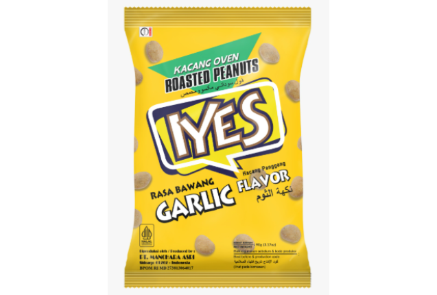 Iyes Peanut Garlic Flavor 90g – Crunchy Garlic Peanuts Snack x 40