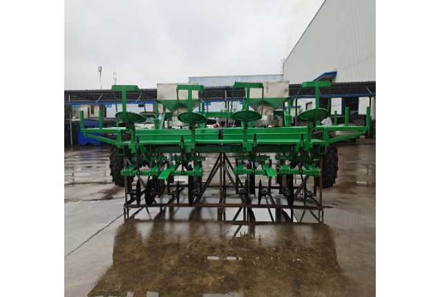 4rows cassava planter