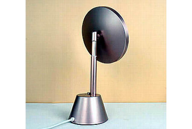 Round Sensor-Activated Makeup Mirror (Plug-in model US)
