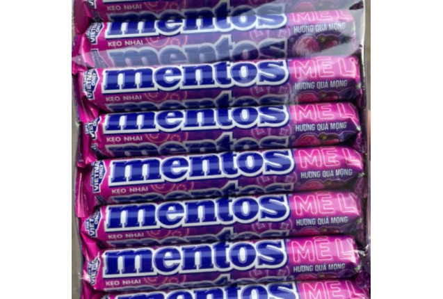 Mentos Chewing Candy Blackcurrant, Blueberry, Raspberry Flavor 475.2g x 24