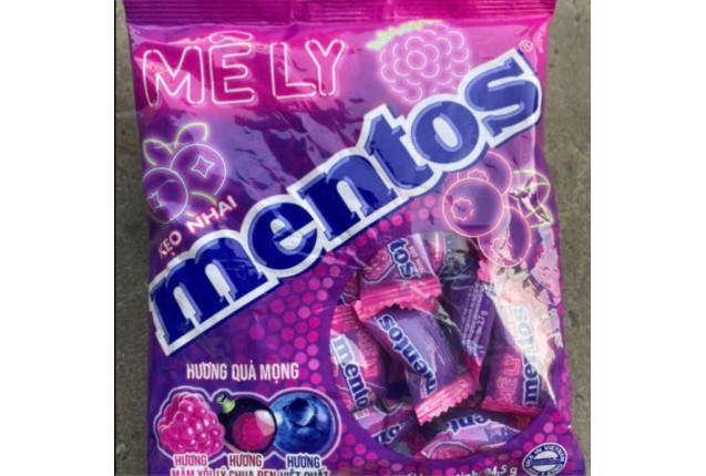 Mentos Chewing Candy Blackcurrant, Blueberry, Raspberry Flavor 94.5g x 45
