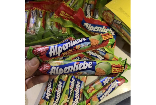 Alpenliebe Salted Dry Apricot Flavor with Chili Salt 417.6g x 24