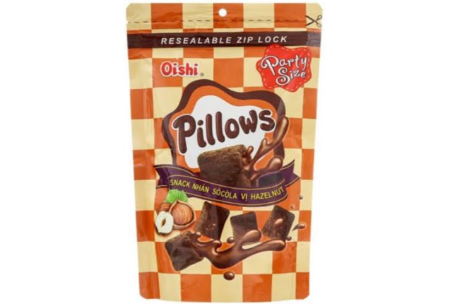 Oishi Pillows Chocolate & Hazelnut Cream Flavor 80g x 20