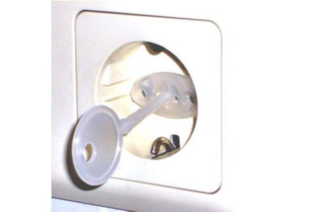 Dreambaby® Keyed Outlet Plugs 9-plugs 3-keys Euro Style x 6