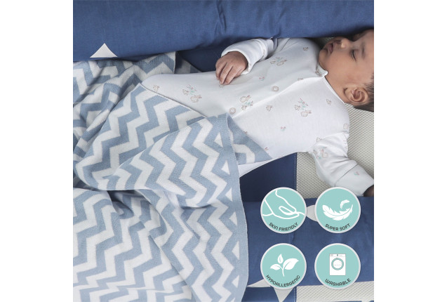 MOON Mellow stretchy Knitted Baby Blanket - Blue