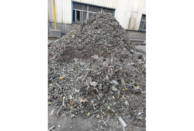 White Iron Metal Scrap- per kg, MOQ -1ton