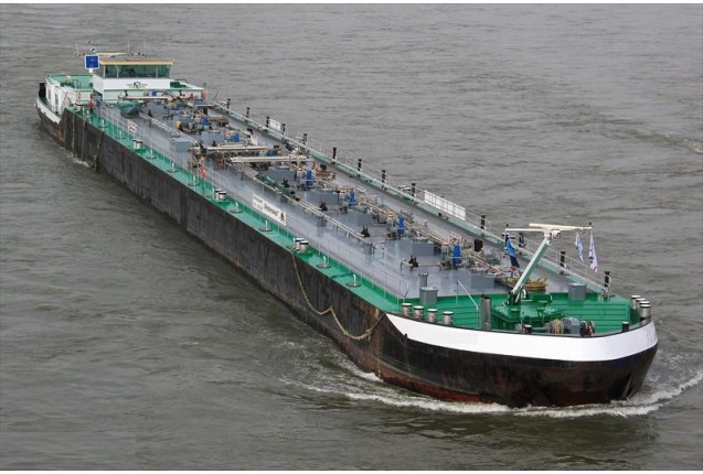 Double hull motor tanker 2532 ton