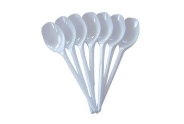 Disposable White plastic spoons x 100