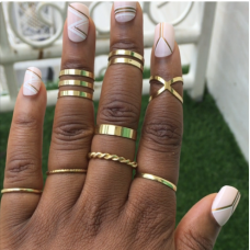Nude Gold Isometric Lines Short Press on Nails