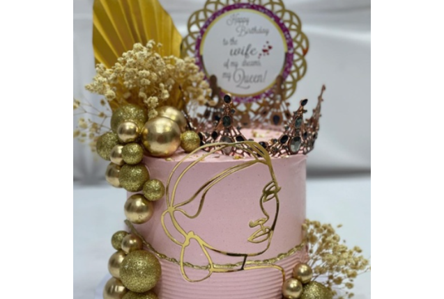 Crown floral cake