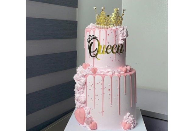 Cream cake for queens