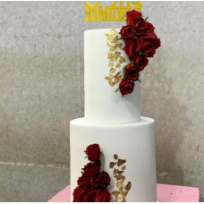 Mr and Mrs wedding cake