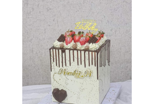 8" Square birthday cake