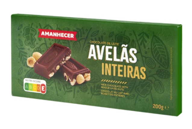 Amanhecer Chocolate Milk Tablet with Whole Hazelnuts 200g x 20 1