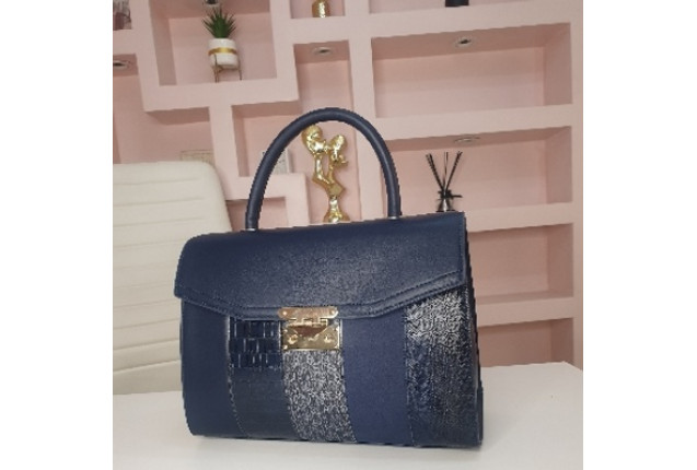 Maxi- Classic Handbag - Blue