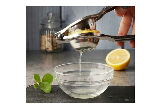 Stainless Steel Hand Manual Lemon Juicer x  1