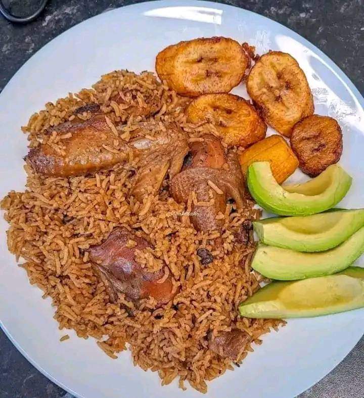 Jollof Rice with Avocado pear- per Portion